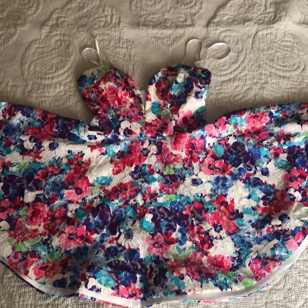 Beautiful dress for girls. Size S. skirt length from waist- 15,5 inches.